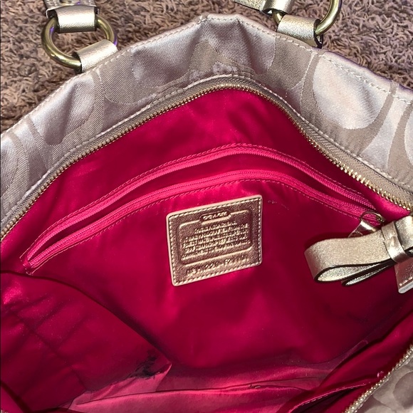 100% Authentic Patched Coach purse - Picture 3 of 4